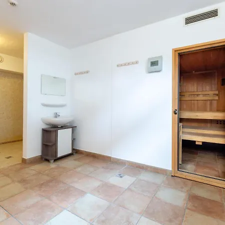 With Beautiful View Near Zell Am See & Kaprun, With Sauna Appartement